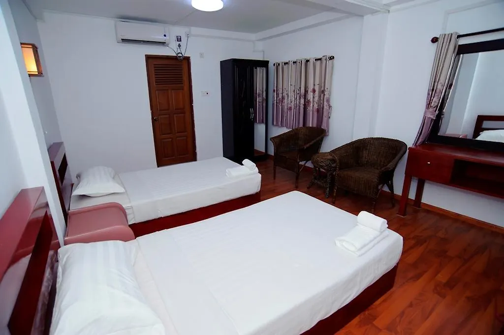 Agga Youth Hotel Rangún