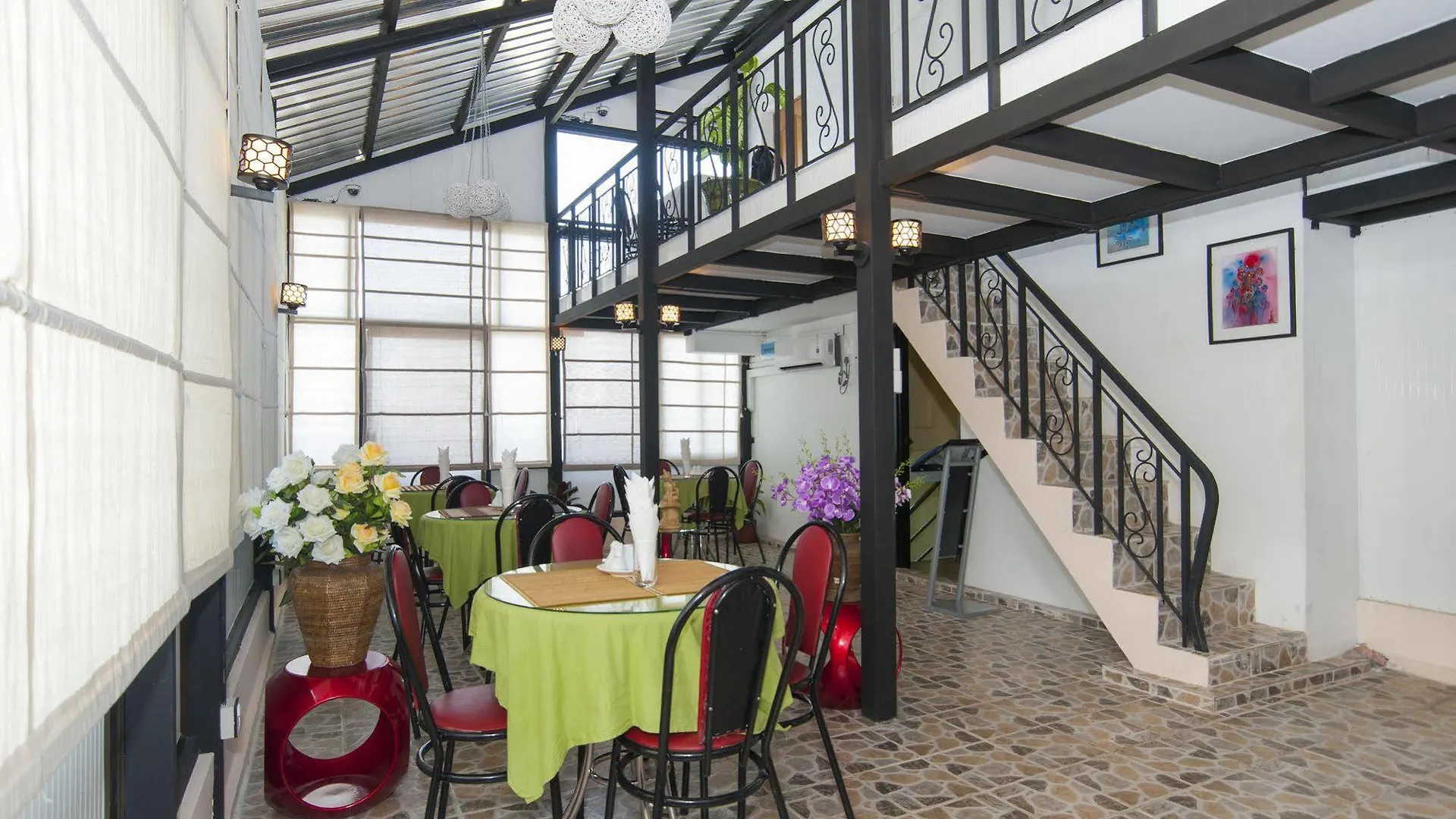 Agga Youth Hotel Rangún