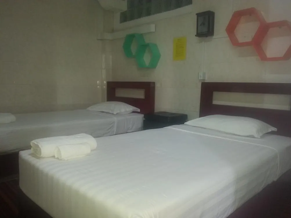 Agga Youth Hotel Yangon 0*,