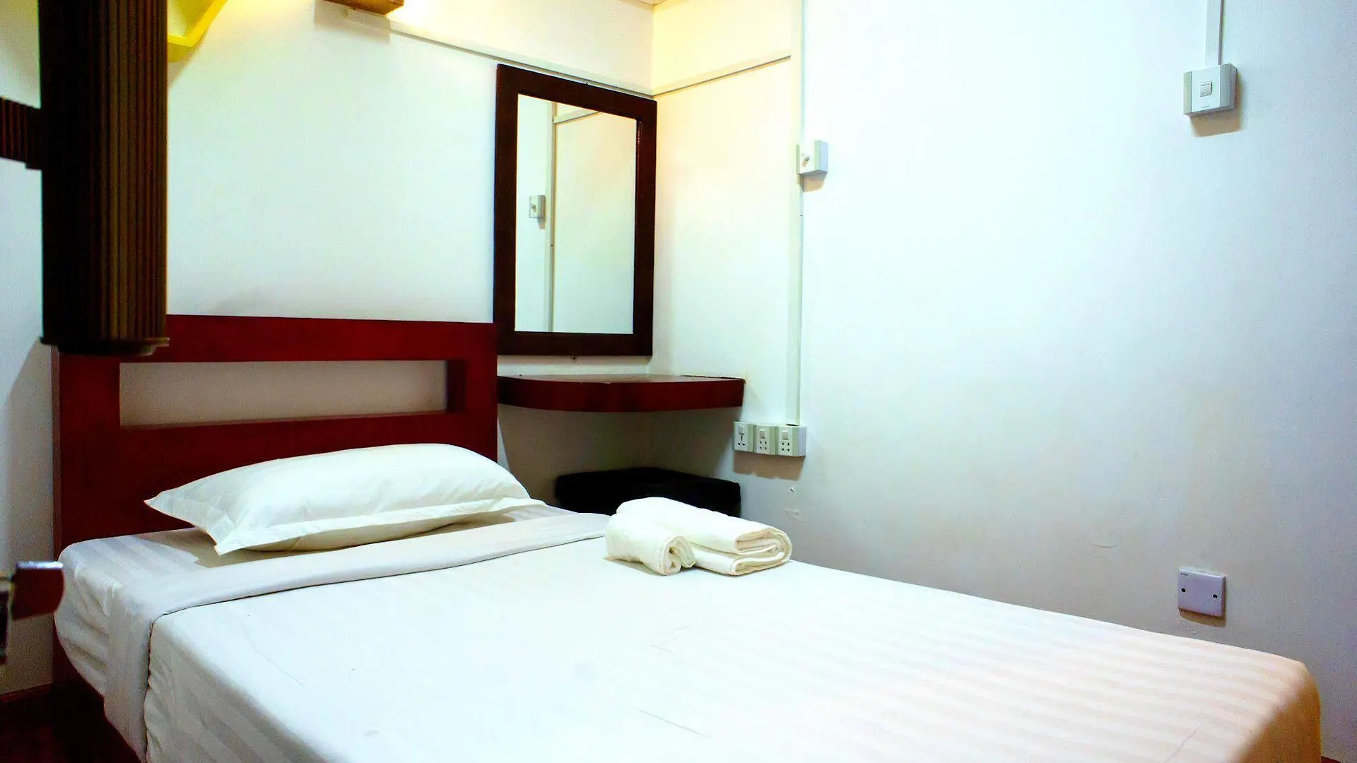 Agga Youth Hotel Yangon